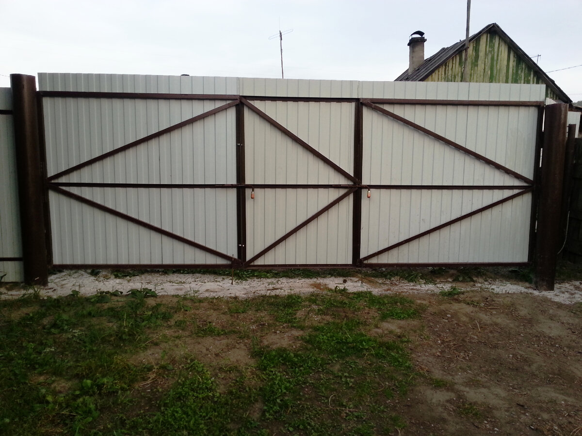 Трубы пока не выровнены. Фото 2016 года.Сейчас всё " в ёлочку"