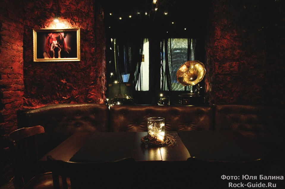 Интерьер бара CHOKER