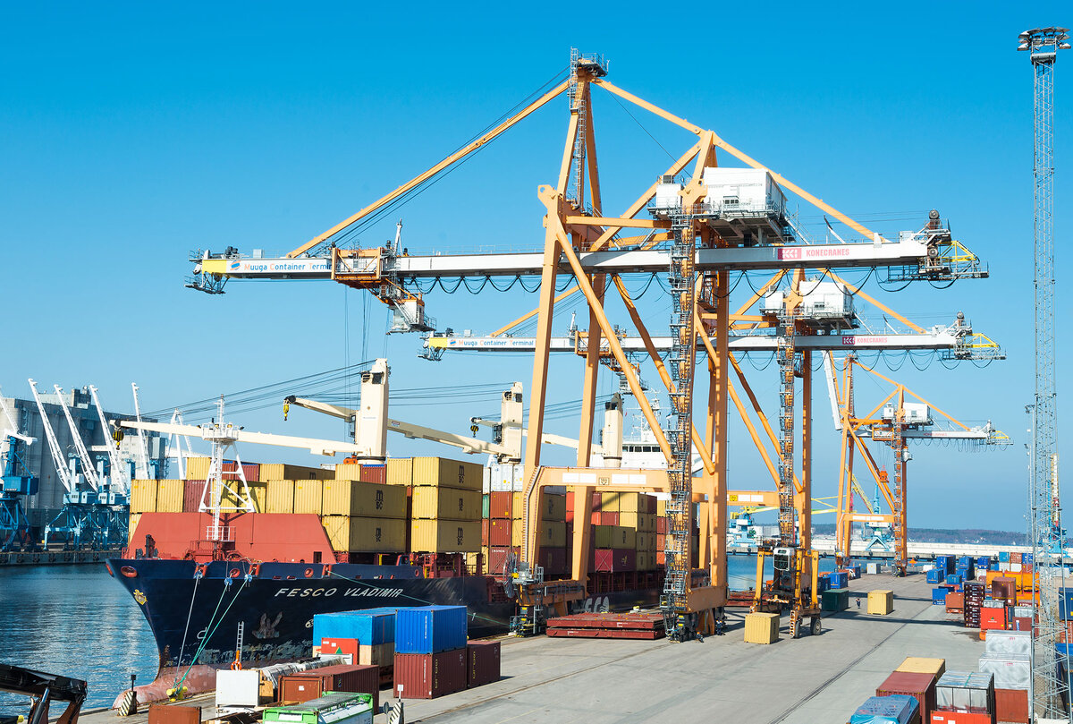 Порт Мууга - крупнейший морской торговый порт Эстонии. Фото с сайта investinestonia.com