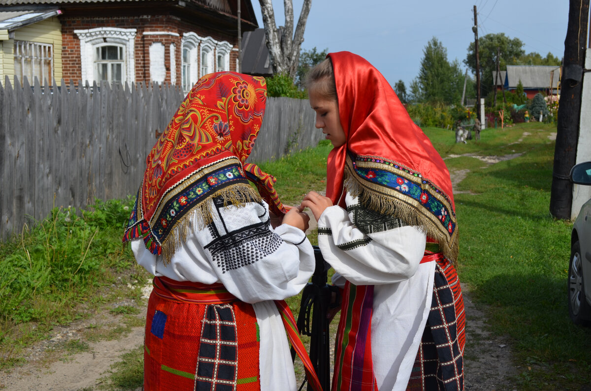 Трио пташица варенька