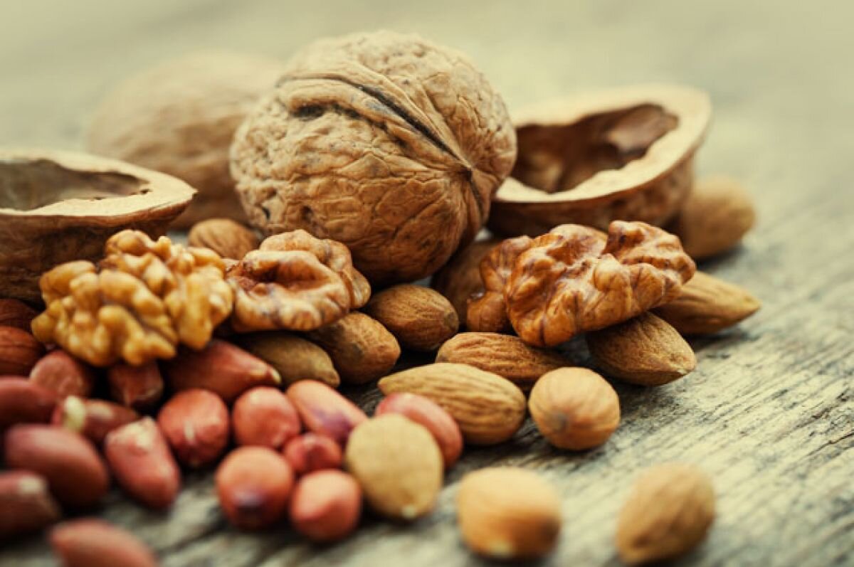    Орехи — как девичьи потехи. Как и сколько их нужно есть