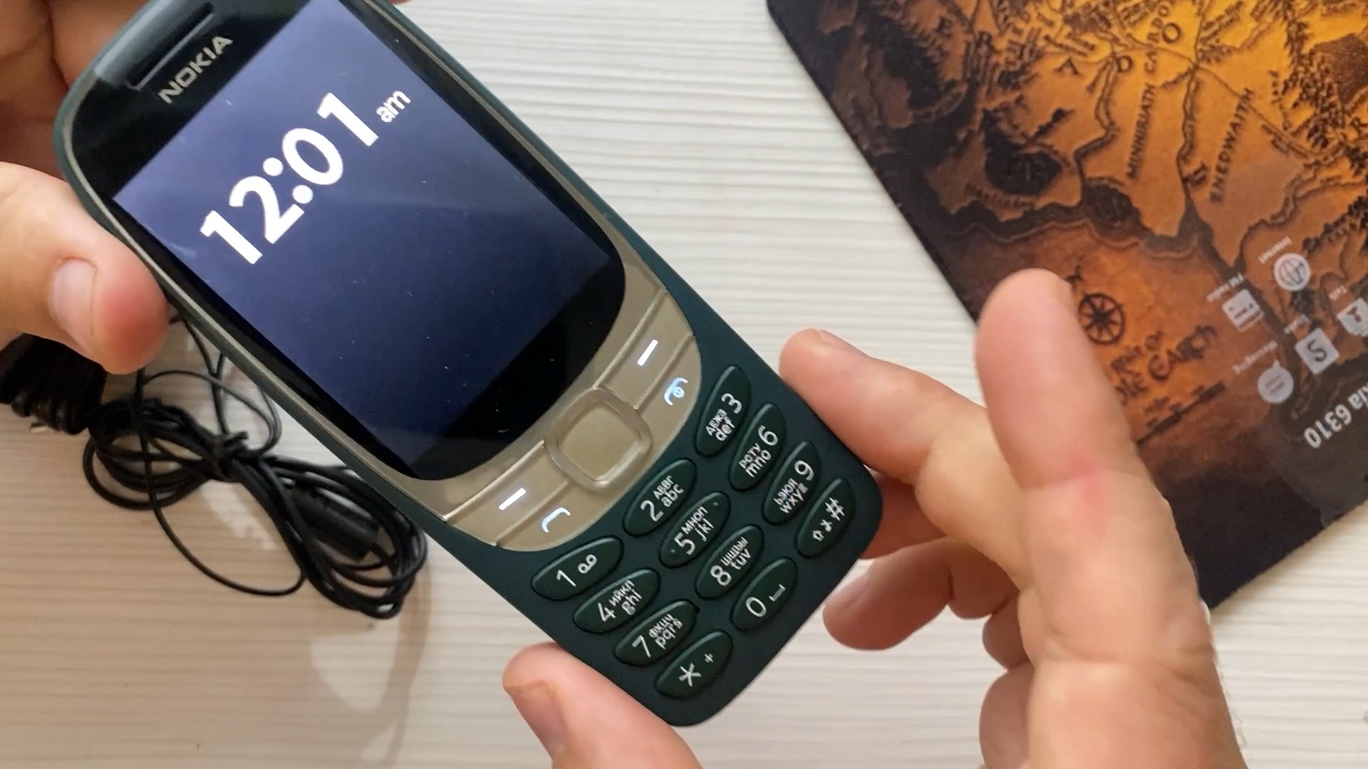 Распаковка кнопочного телефона Nokia 6310