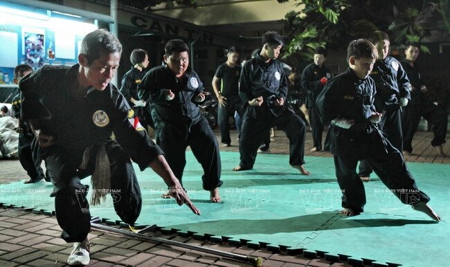 Ким-кё. Тренировка. Фото с сайта https://vietnam.vnanet.vn/russian/энергия-одноногого-мастера-боевых-искусств/205409.html