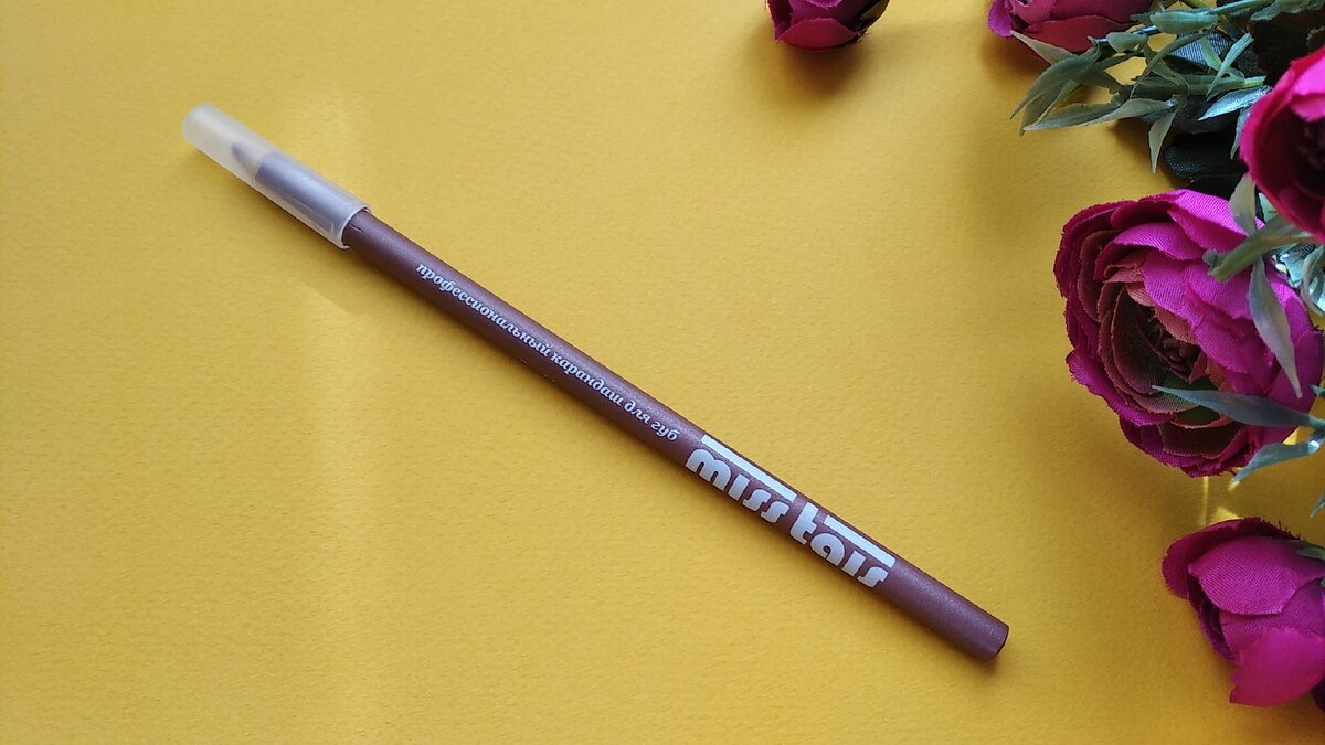 Карандаш для губ Miss Tais