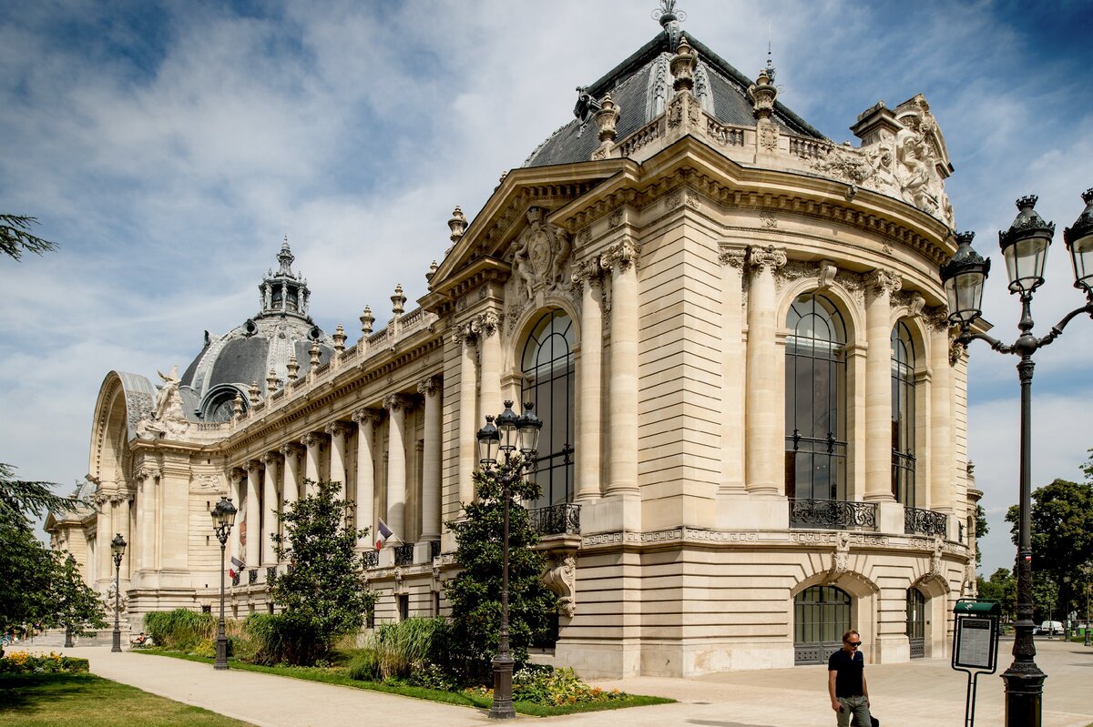 Париж petit Palais. Малый дворец в Париже. Пти Пале в Париже. Париж малый дворец музей.