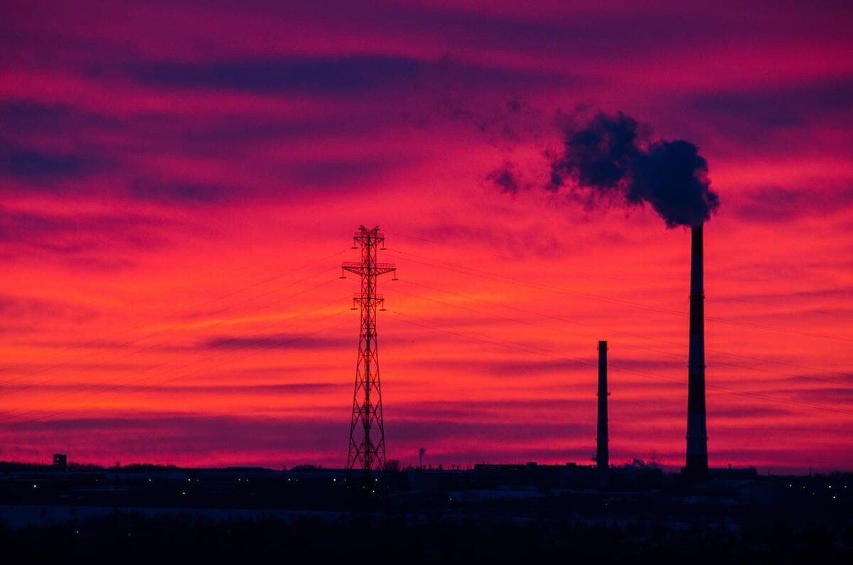 Ярко-красный закат Омска