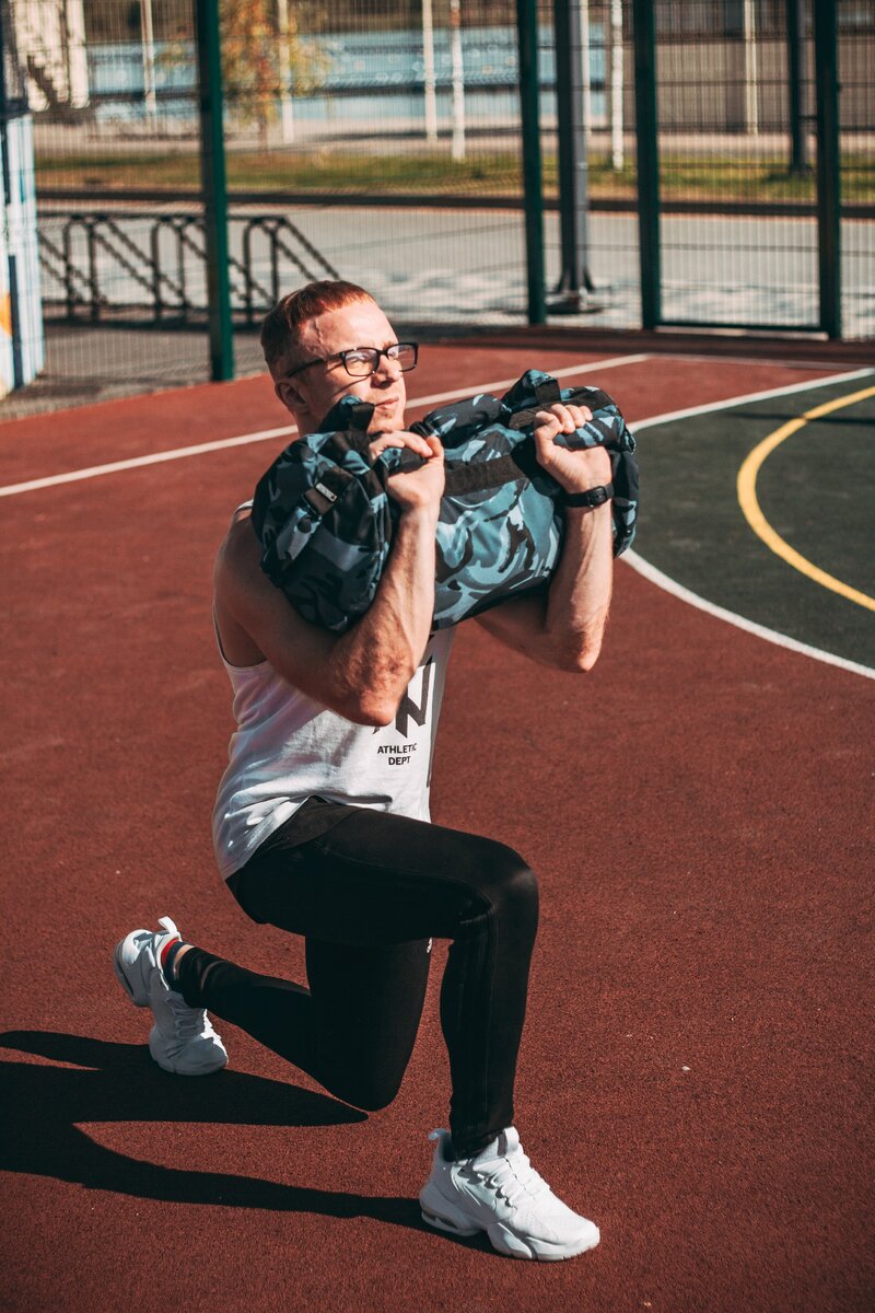 Сэндбэг в тренировках на свежем воздухе