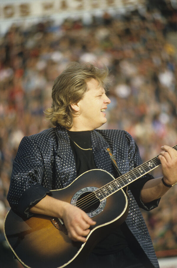 Юрий Антонов