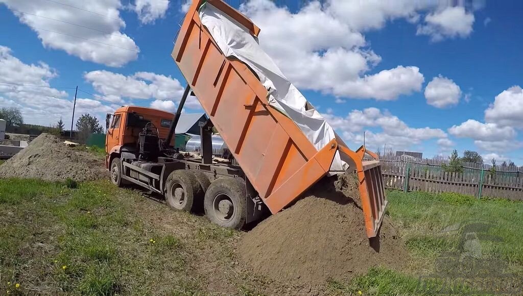 Насыпную плотность пригодится вам, если вы хотите правильно рассчитать количество единиц транспорта, необходимых для перевозки купленного материала