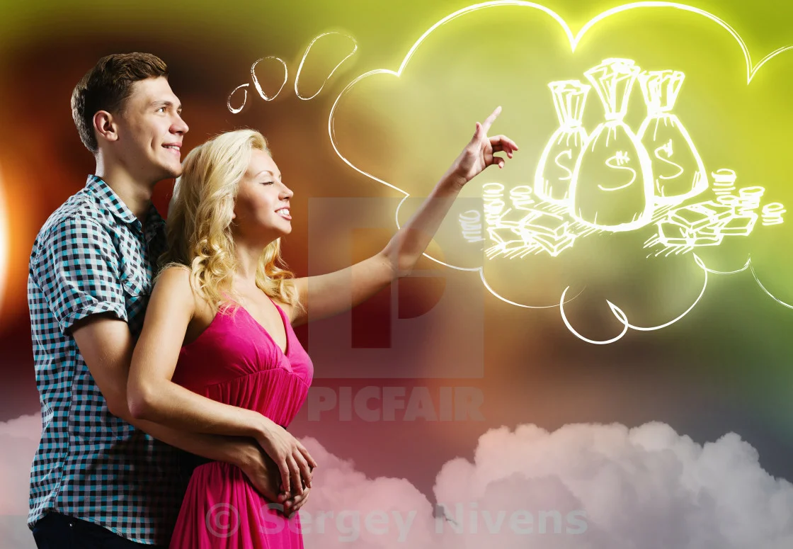 отношения мужчины и женщины. жена влияет. успех мужа. свадьба в феврале. мужчина пытается дотронуться.