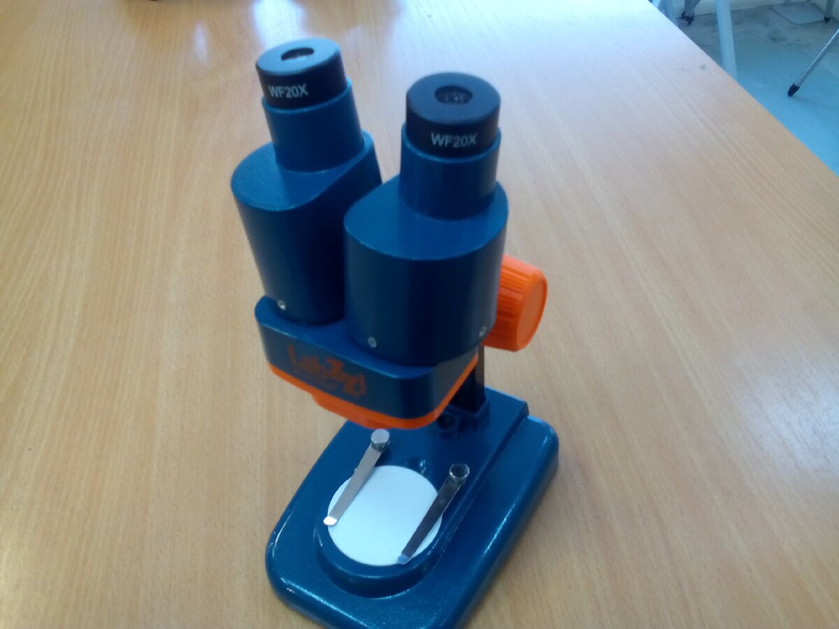 Инструментальный микроскоп.