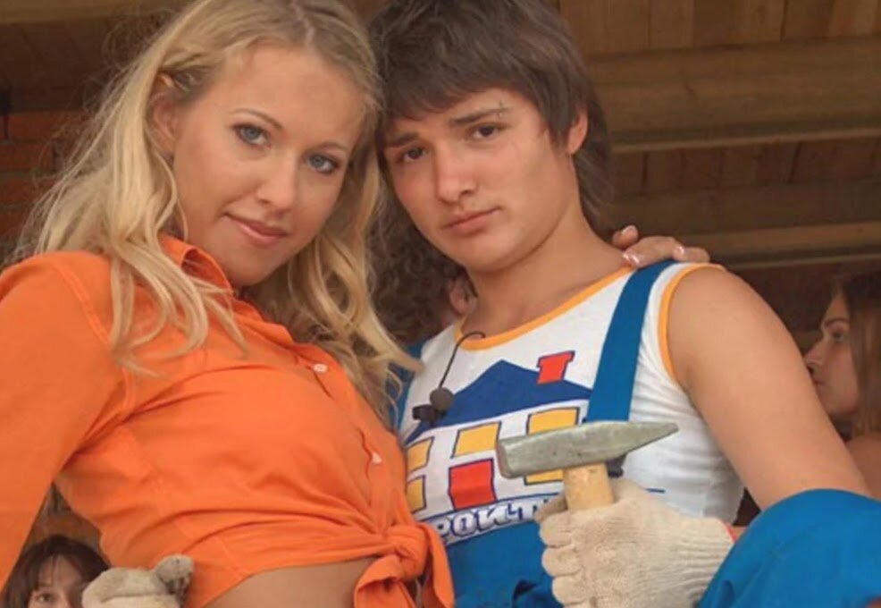 Ольга Солнце и Ксения Собчак во время шоу. Фото - соцсети