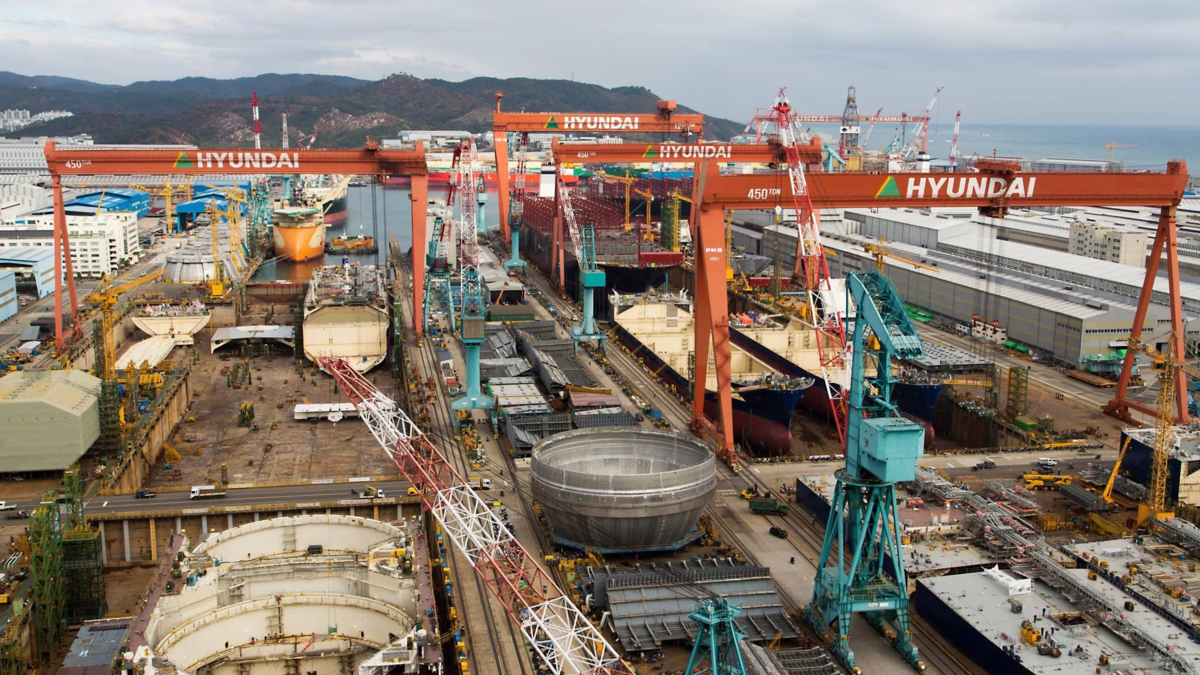 Республика корея промышленность. Верфи Hyundai Heavy industries. Hyundai Heavy industries Ulsan. Hyundai Корея судостроение. Hyundai Heavy industries судостроение.