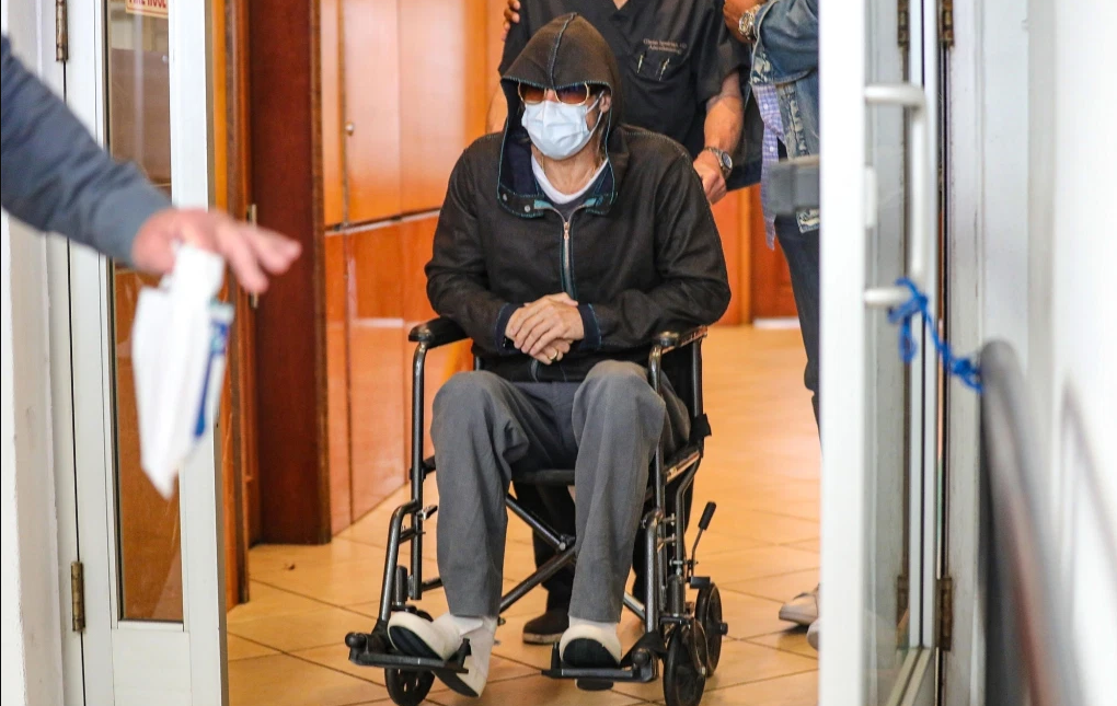 Бред Питт в инвалидном кресле. Фото Pagesix