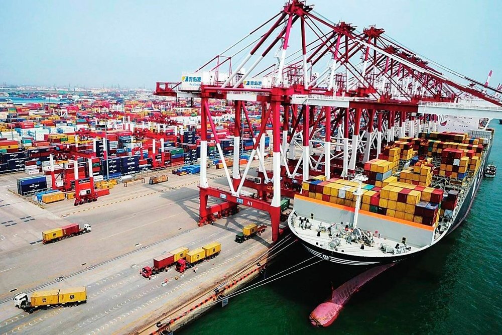 Какой порт самый крупный. Морской порт Шанхай. Шанхай порт контейнерный терминал. Порт Яншань Китай. Циндао порт - Шанхай.