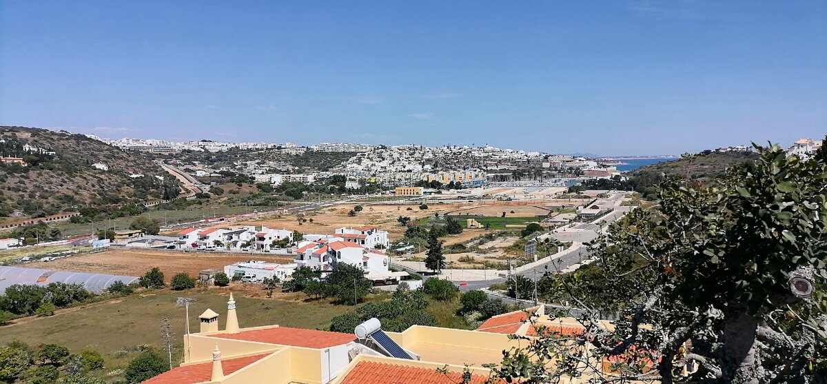 Вид на город Албуфейру 