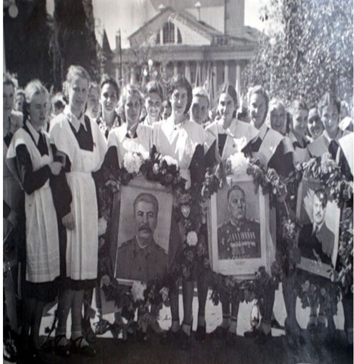 Архивное фото загружено из интернета открытие Зимнего театра Сочи