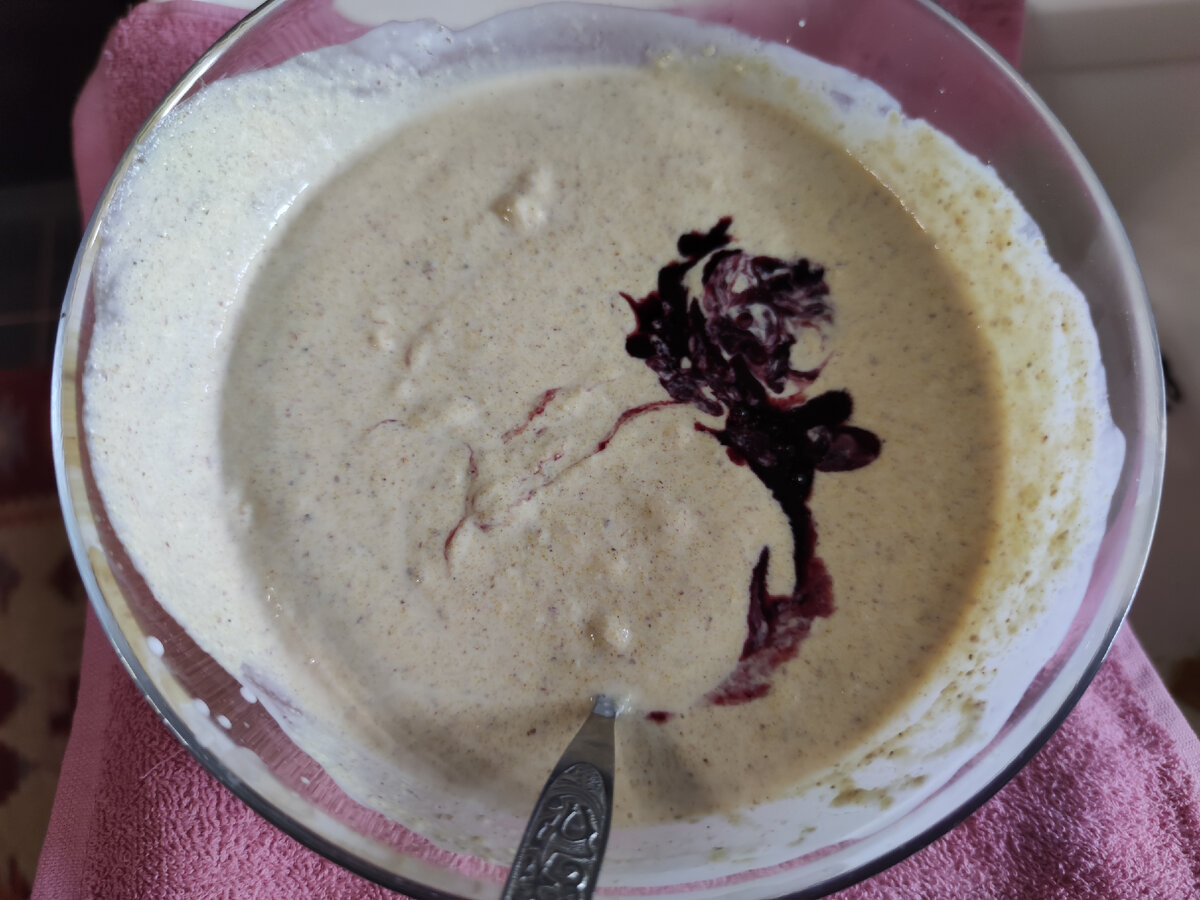 У вас тоже смородиновое варенье заканчивается всегда последним?)