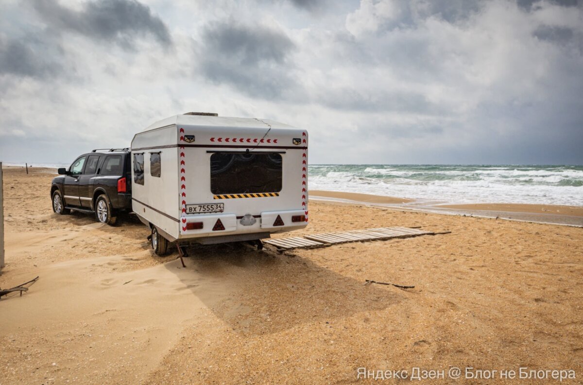 Предыдущая поездка на море. Песчаные барханы с прицепом проходили очень легко