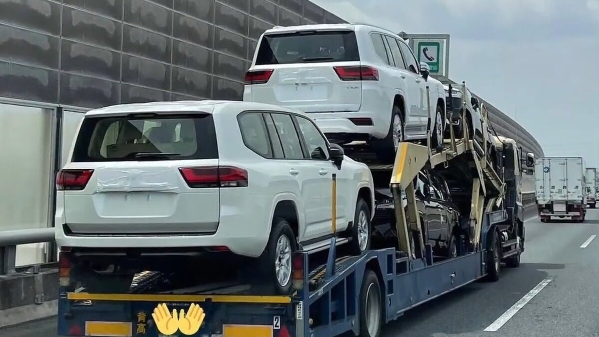 Toyota Land Cruiser 300