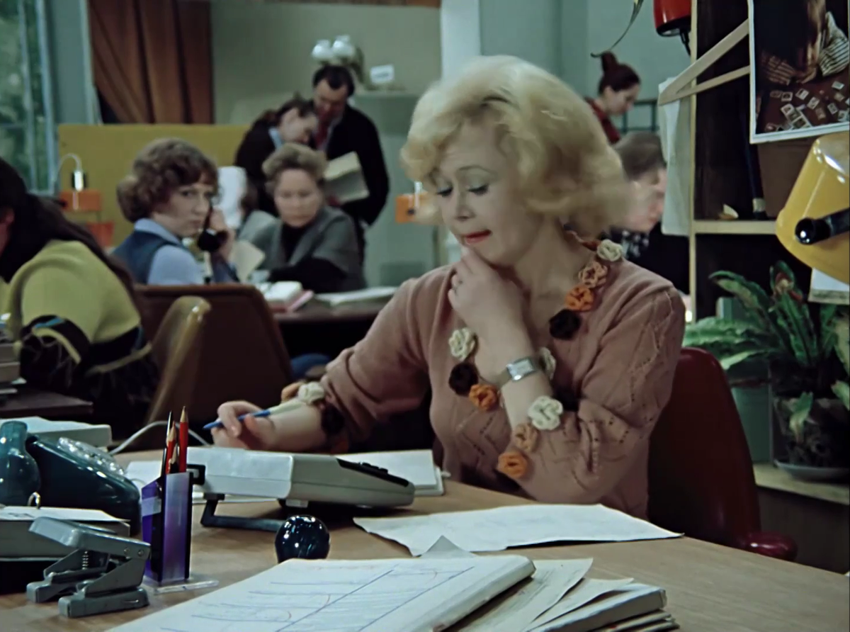 Ольга момент на столе - фото