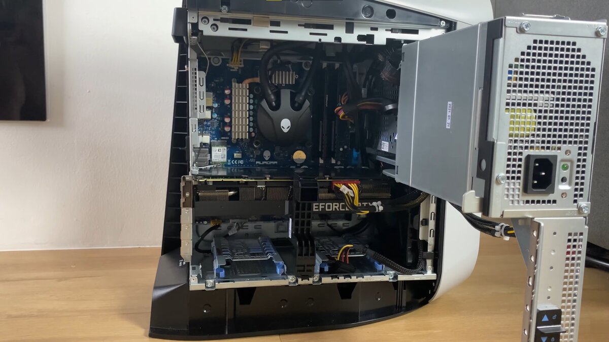 Alienware Aurora (R12-4878) в разборе