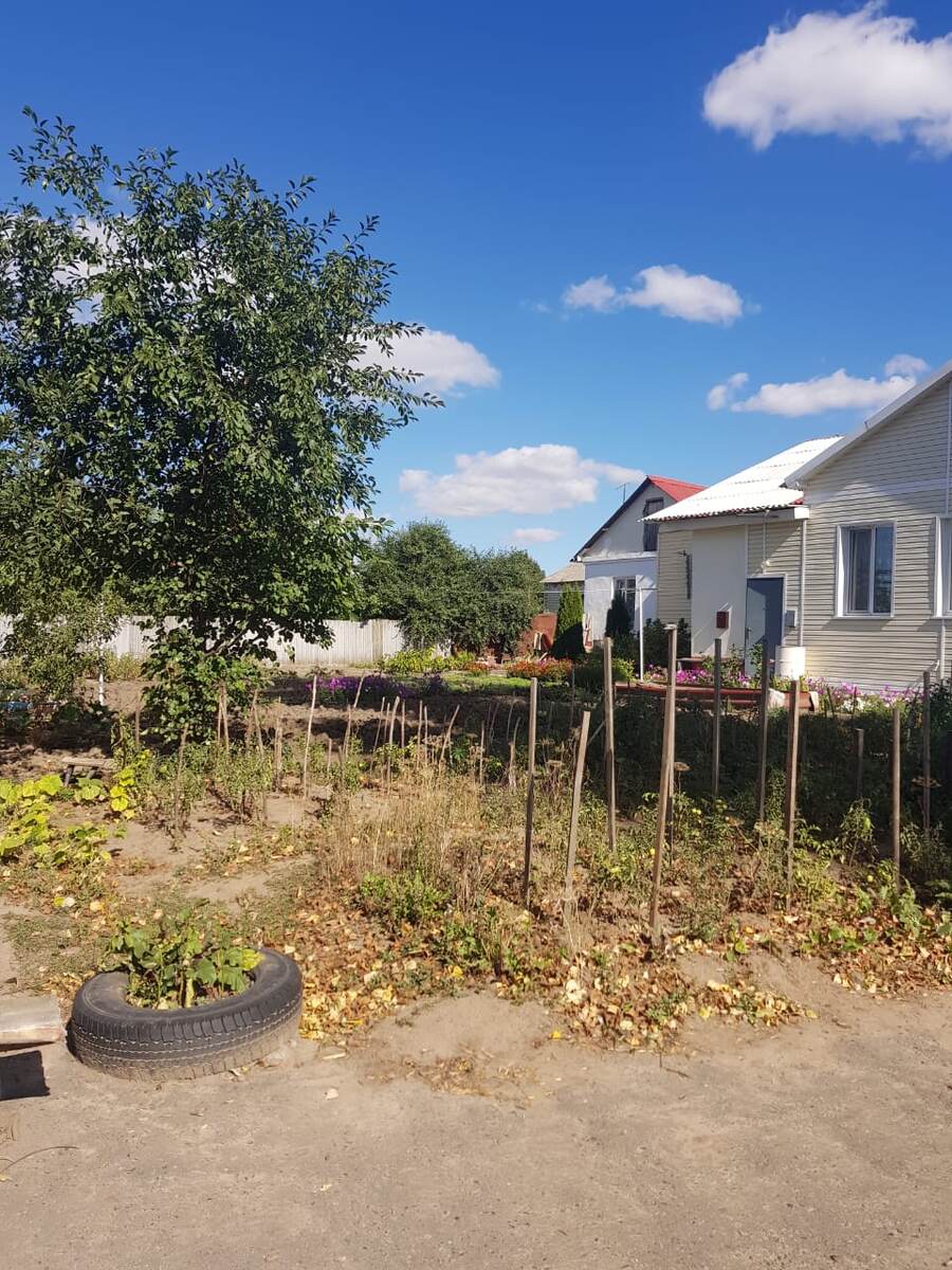 Так общий немного вид восьми квартирного дома