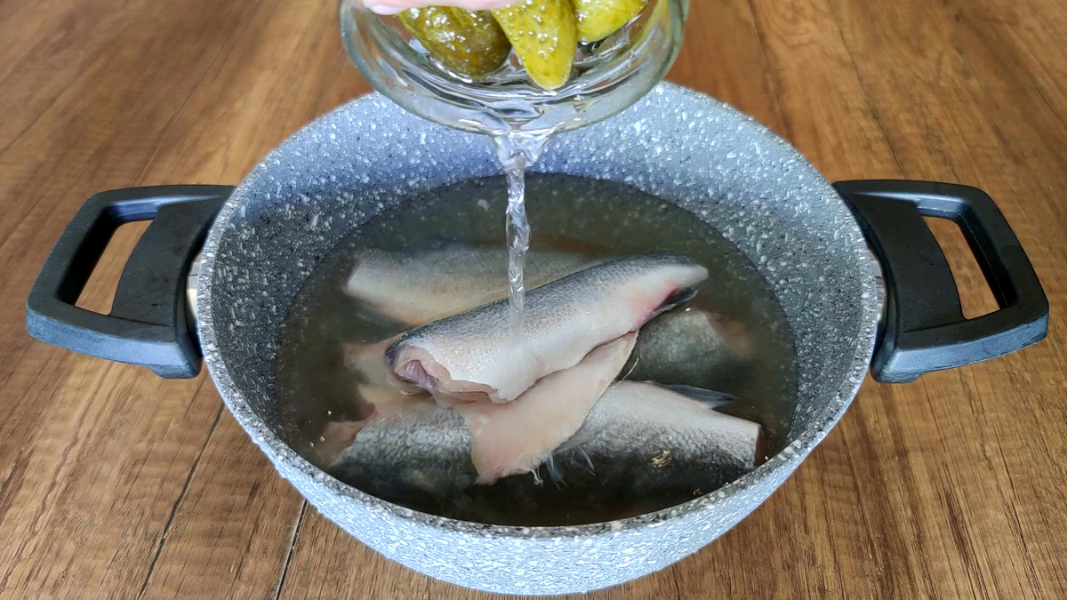 Салат из отварной рыбы