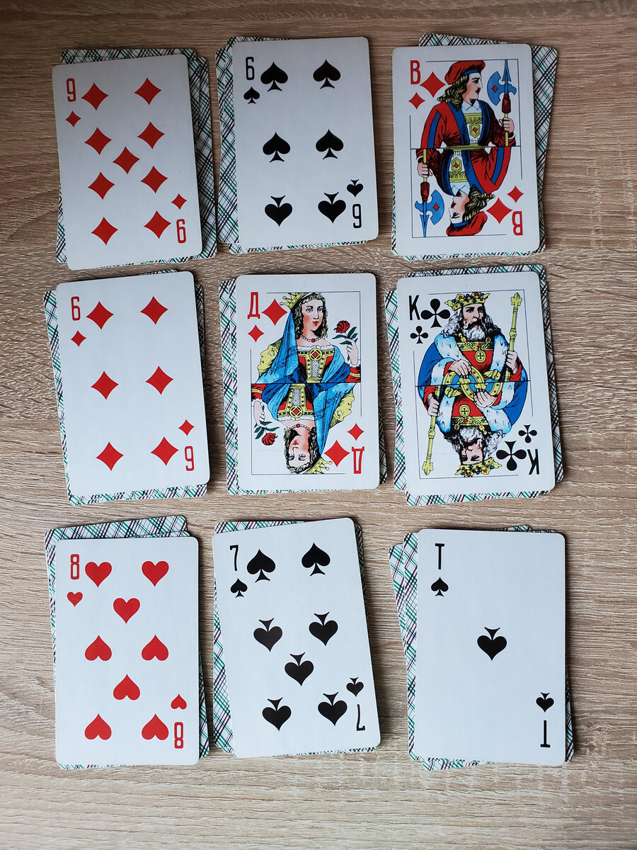 Короли и дамы пасьянс три пика. Пасьянс дама пик. Игра пасьянс три пика. Пиковая дама валет король. Пиковая дама.
