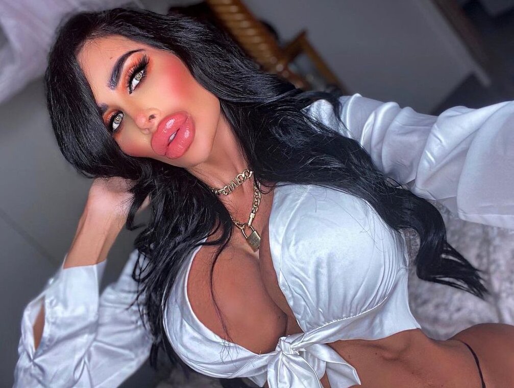 Живая кукла Барби  Фото (https://www.instagram.com/tara_jayn3/)