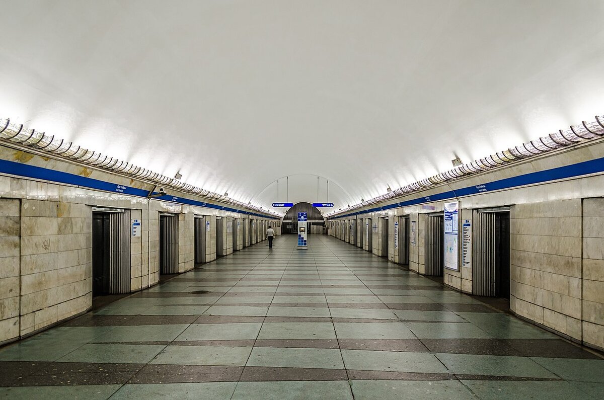 Парк победы станция метро спб