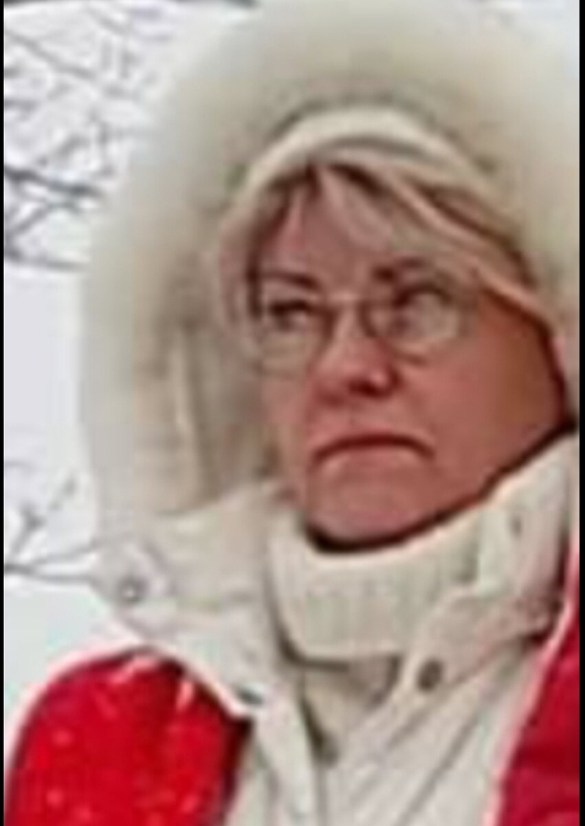 Десятова Т.И. нелегетимно избранная первым секретарем Севастопольского  райкома,из за своего сожителя вора не доверии Опарина К. С.,внедрившегося в райком по беспределу, без партийных оснований, с грубейшими нарушениями положений ЦКРК и устава КПРФ, исключила из партии коллектив ППО 207 "Котловка" а Опарина сделала фотокором горкома