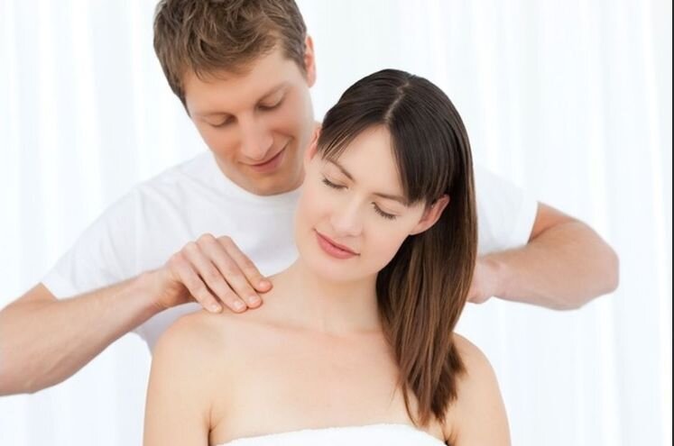 Чувственный массаж предполагает доверие и эмоциональную близость
