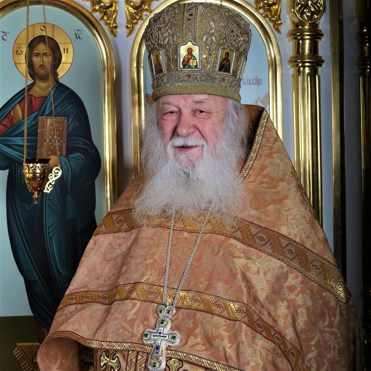 Протоиерею Валериану Кречетову — почетному настоятелю храма Покрова Пресвятой Богородицы в с. Акулово Московской области, духовнику Одинцовской епархии, отцу семерых детей и дедушке 35 внуков — 14 апреля 2022 года исполнилось 85 лет. В этот день отец Валериан говорил о вере, любви и мужестве.