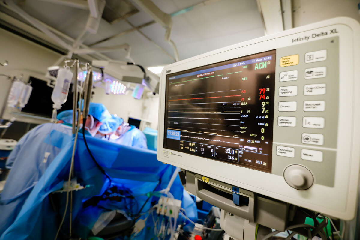 Медцентр ДВФУ оказывает высокотехнологичную помощь, проводит диагностику и реабилитацию пациентов на основе последних разработок в области медицины, выступает площадкой для повышения квалификации специалистов со всего региона. 