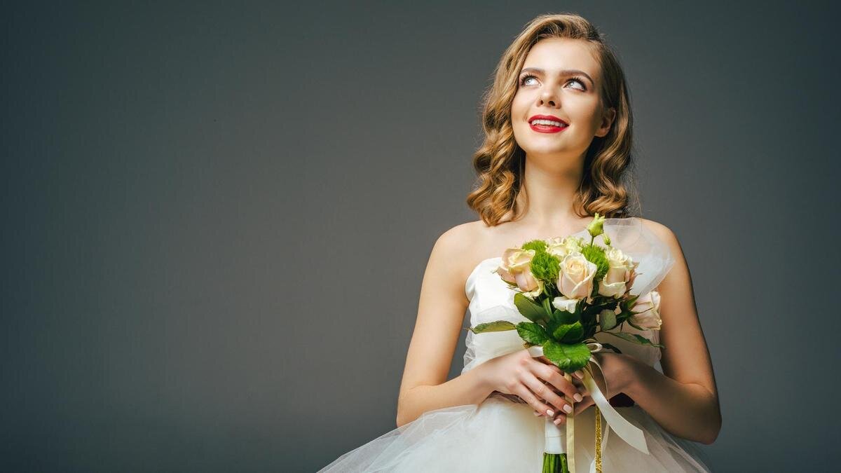    Невеста с букетом:Depositphotos