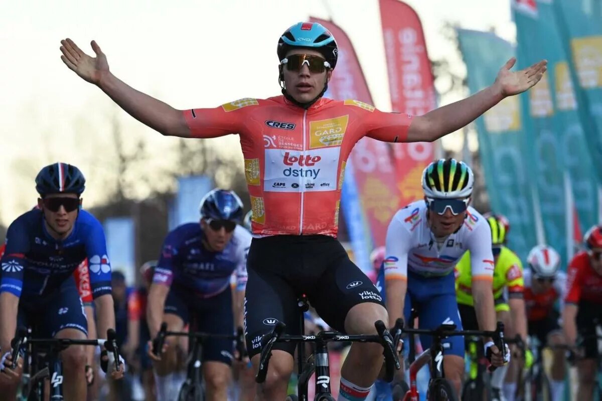 Lotto Dstny Team’s Belgian rider Arnaud De Lie celebrates as he wins the third stage of the 53rd Etoile de Besseges-Tour du Gard cycling race between Besseges and Besseges on February 3, 2023. (Photo by Sylvain THOMAS / AFP)  📷
