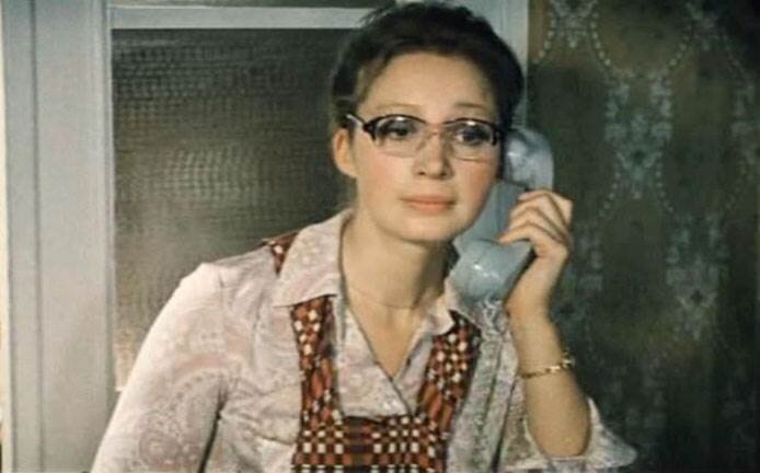 Эта актриса всегда вызывала уважение. Своей яркостью, талантом, прямолинейностью и отсутствием комплексов. Она не лезет за словом в карман и рубит правду с плеча.-3