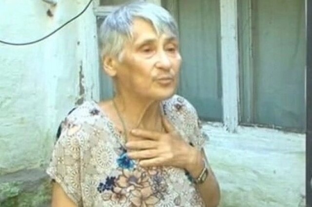    Тамара Смирнова в ужасе от того, во что превратился её дом. Фото: Группа помощи Смирновой Тамары Николаевны