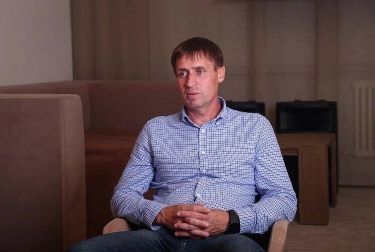    Вячеслав Медянский: «Говорят, что невозможно воспитать сильного футболиста, если его команда постоянно проигрывает. Но мы всё выиграли, а футболистов не так много» Фото: rubin-kazan.ru