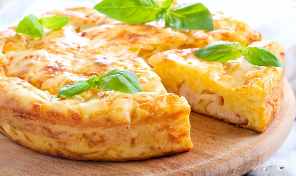 Рецепт по шагам - Пирог с курицей и сыром