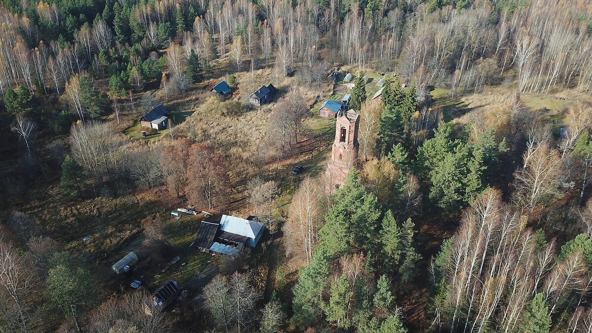 Ша́тур — село, расположенное в северо-восточном углу Егорьевского района, на расстоянии 5 км к северу от деревни Большое Гридино, на левом берегу реки Поли. Население — 0[1] чел. (2010).