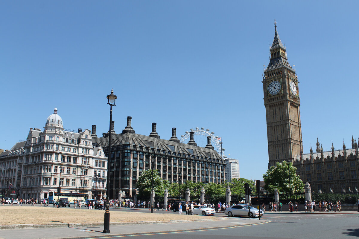 Биг-Бен - одно из самых узнаваемых исторических зданий не только Лондона, но и всей Великобритании. Фото автора