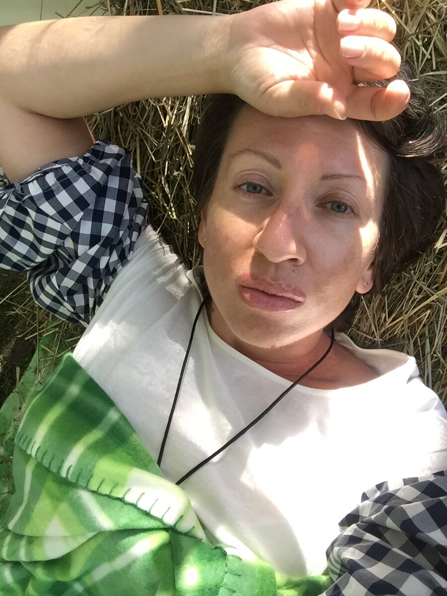 А вот таких селфи сколько хочешь предоставлю. Селфи сделано автором и принадлежит автору.