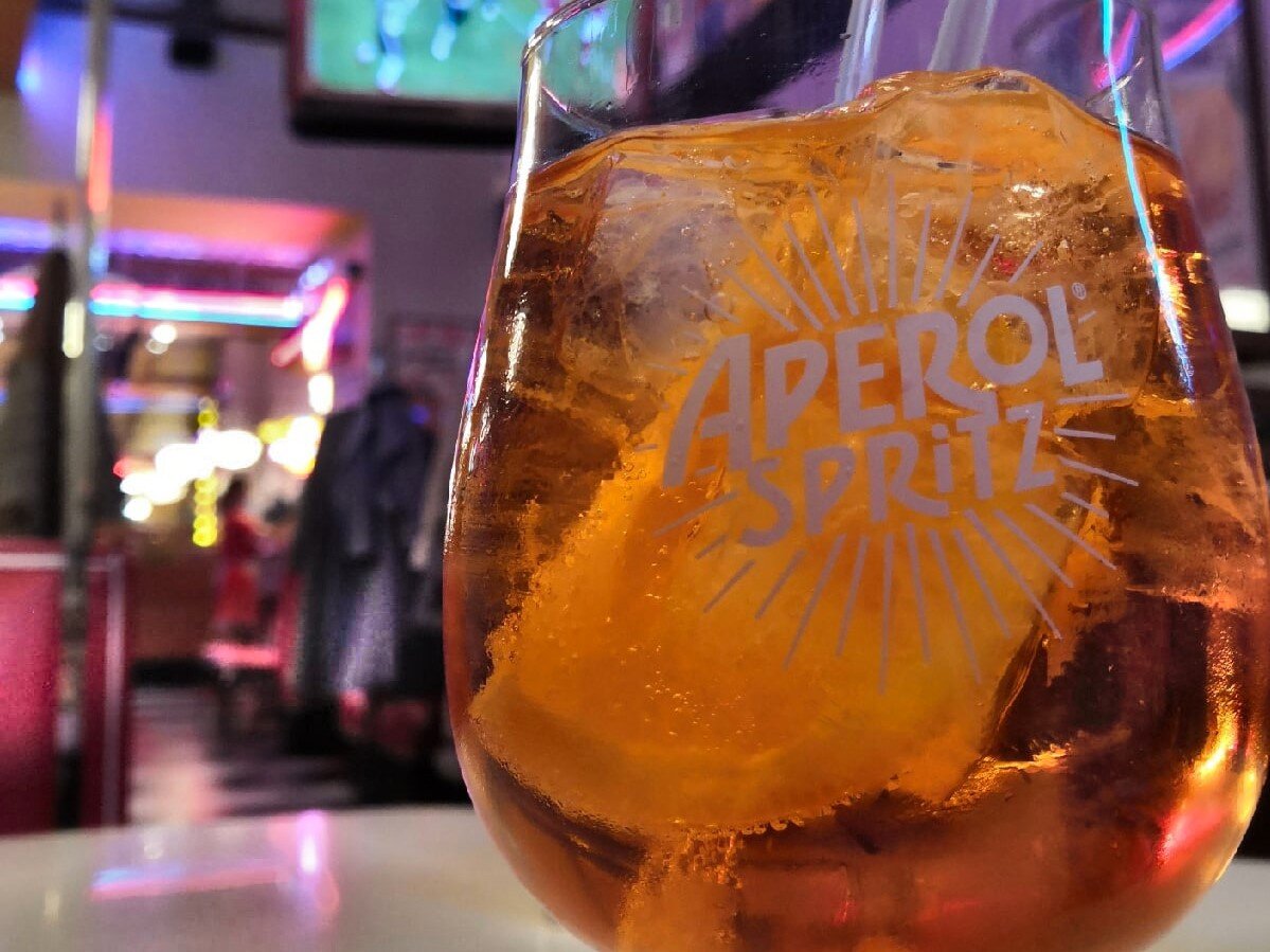 Апероль Шприц (aperol spritz) — напиток с австрийскими корнями