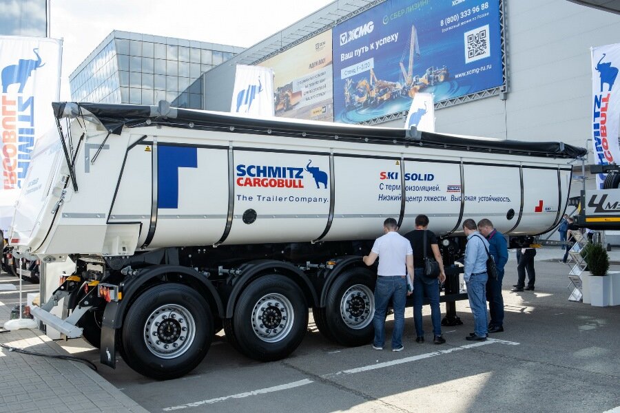 Schmitz впервые презентовал в России самосвальный полуприцеп-асфальтовоз SKI 24 SL 8.2 SOLID