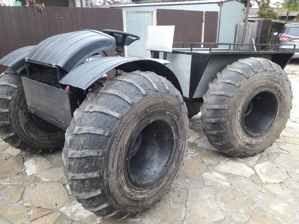 Брутальная внешность! Но не зря говорят, что с лица воду не пить! Источник фото - https://auto.ru/atv/used/sale/vologodec/vologodec/3280502-dfd9d022/ 