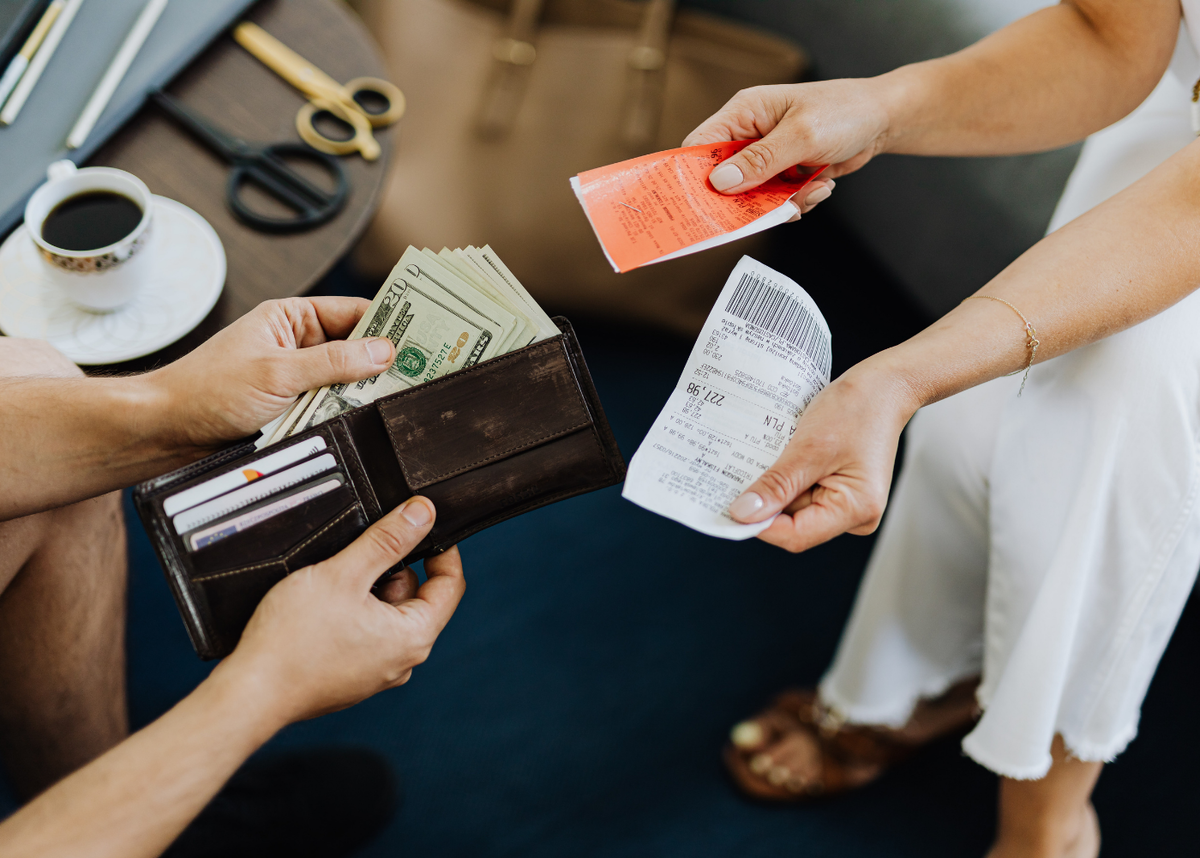 Рассказываю случаи из сотрудничества с фрилансерами, после которых я перестала давать предоплату.