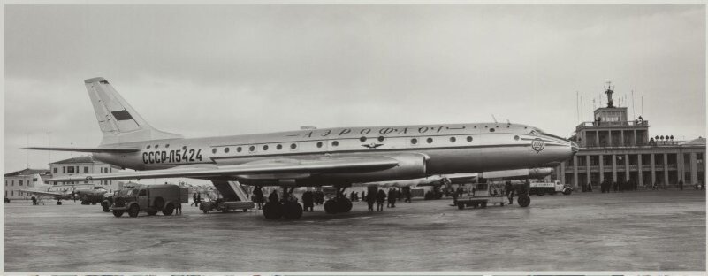 Первый рейс самолета ТУ-104 во Внуково. Аркадий Шайхет, 1956 год, г. Москва, аэропорт Внуково, МАММ/МДФ.