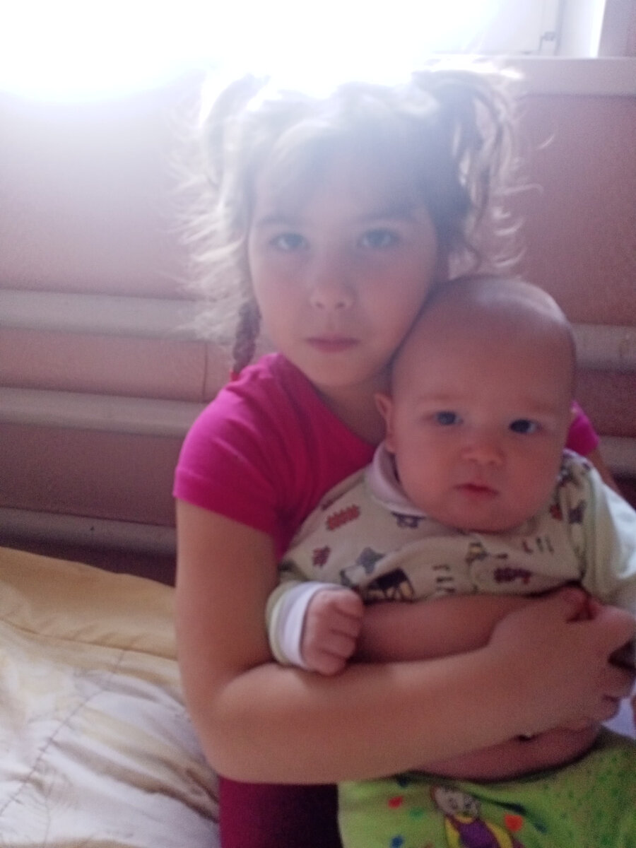                 Мои два любимых солнышка🥰